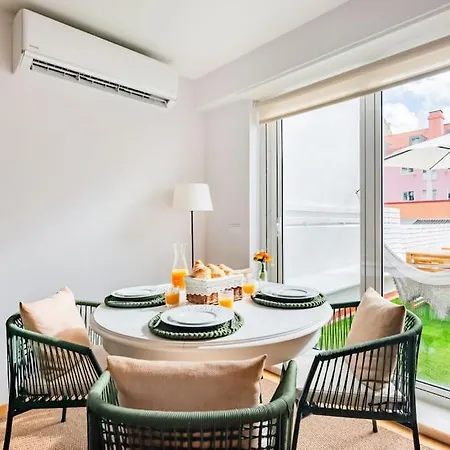 @sholubi - Charming, Quiet & Cozy! Apartment