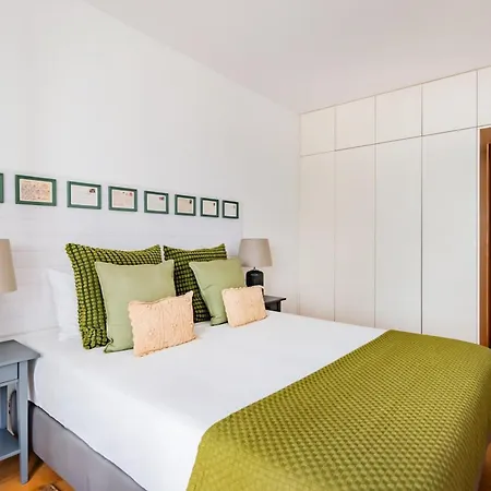Daire @sholubi - Charming, Quiet & Cozy!