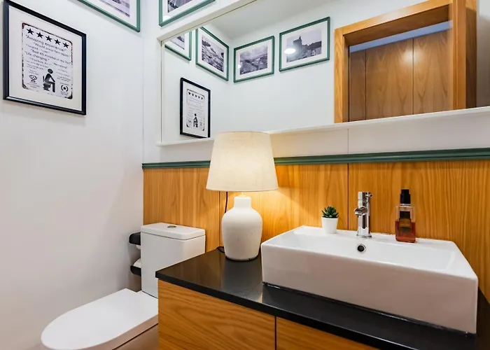 @sholubi - Charming, Quiet & Cozy!