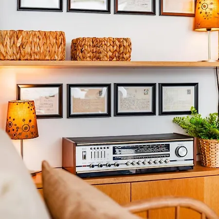 @sholubi - Charming, Quiet & Cozy! Apartment